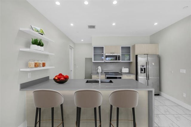 3 of 13 - 1025 Ne 18th Ave 103, Fort Lauderdale, FL