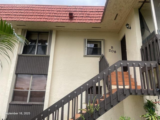 2 of 13 - 840 Ne 199th St 208b, Miami, FL