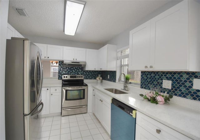 1 of 38 - 4801 Grapevine Way 4801, Davie, FL