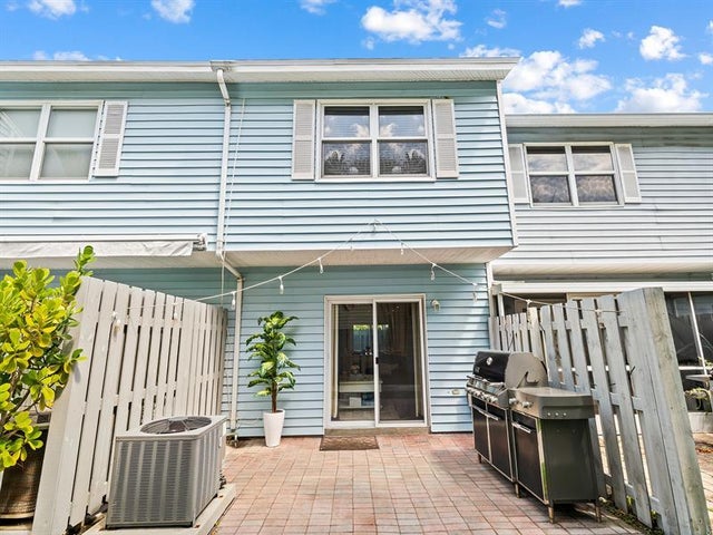 2 of 25 - 1989 Ne 15th Ave 1989, Fort Lauderdale, FL