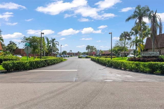 2 of 41 - 11927 Sw 13th Ct -, Davie, FL