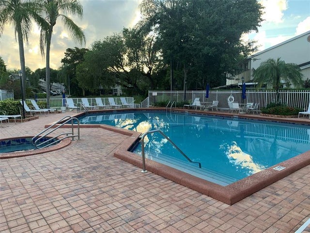 5 of 48 - 1997 Discovery Cir E N/a, Deerfield Beach, FL