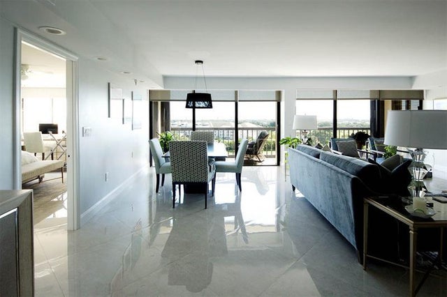 2 of 69 - 2450 Presidential Way 1006, West Palm Beach, FL