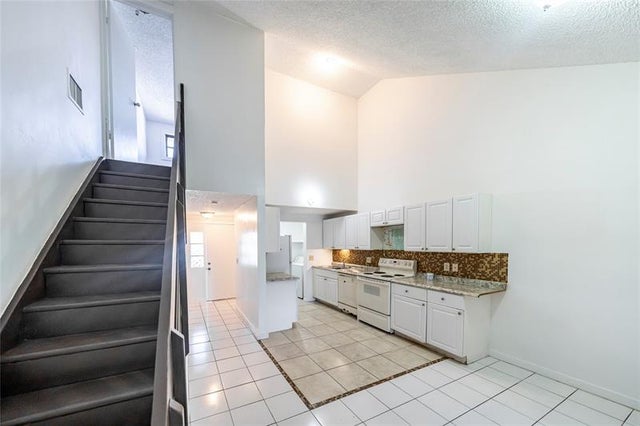 3 of 28 - 3625 Sw 70th Ave 23-x, Hollywood, FL