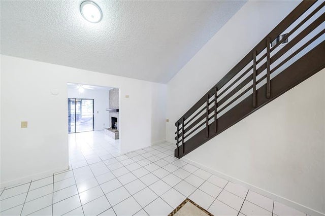 4 of 28 - 3625 Sw 70th Ave 23-x, Hollywood, FL