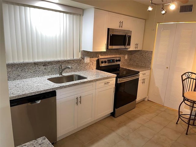 2 of 13 - 5936 Morningstar Cir 203, Delray Beach, FL