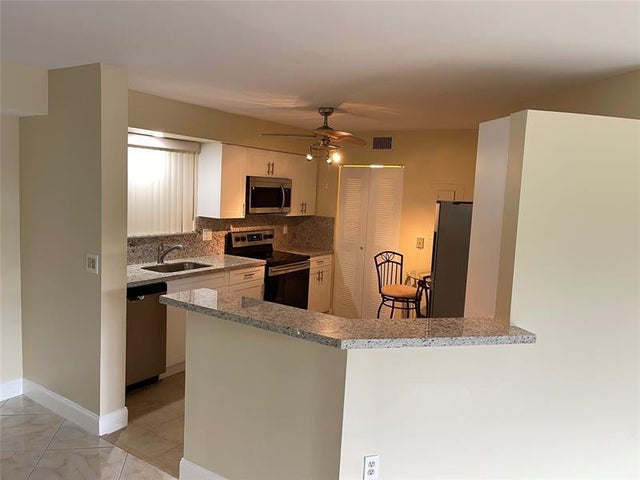 4 of 13 - 5936 Morningstar Cir 203, Delray Beach, FL