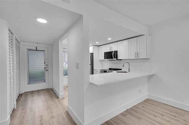 5 of 40 - 5980 Nw 64th Ave 111, Tamarac, FL