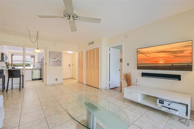 5 of 43 - 6010 S Falls Circle Dr 305, Lauderhill, FL
