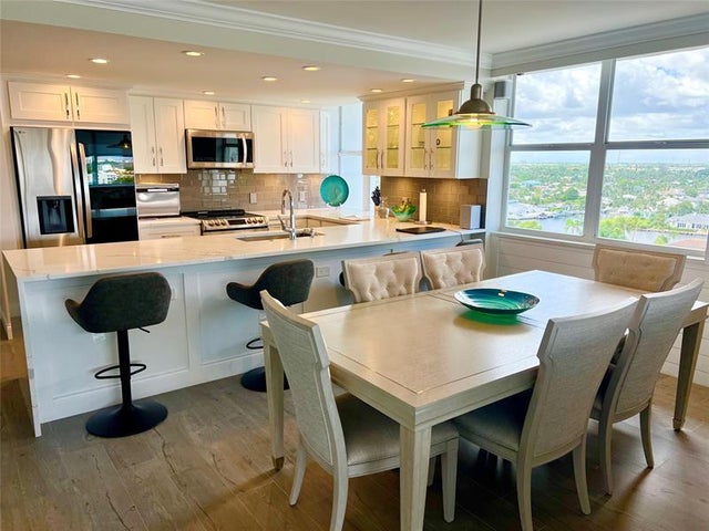 2 of 52 - 800 Se 20th Ave 1115, Deerfield Beach, FL