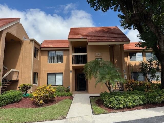 1 of 21 - 11280 Green Lake Dr 203, Boynton Beach, FL