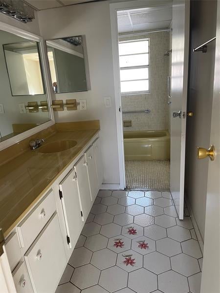 5 of 57 - 1005 Country Club Dr 205, Margate, FL