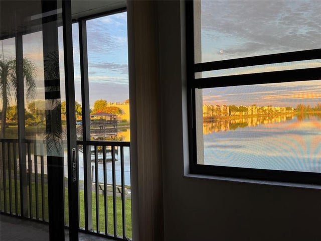 3 of 50 - 112 Lake Emerald 206, Oakland Park, FL