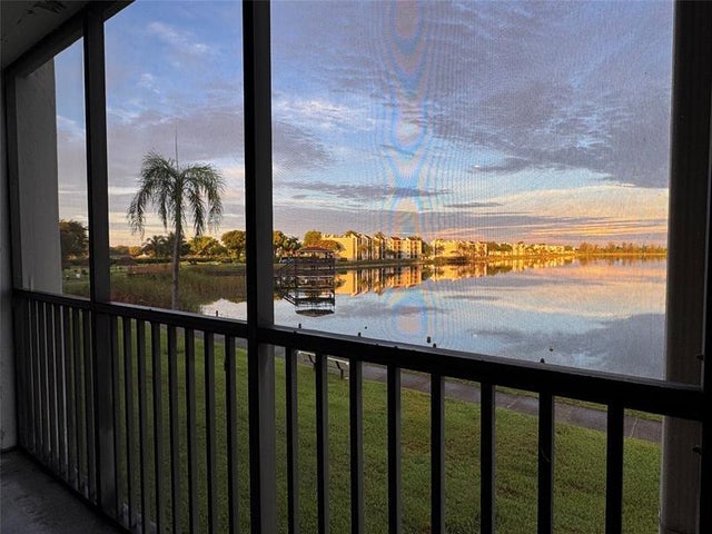 4 of 50 - 112 Lake Emerald 206, Oakland Park, FL