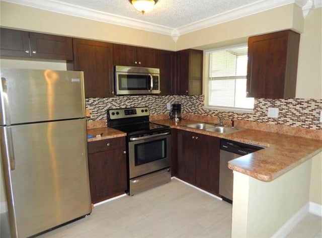 3 of 4 - 1100 Se 4th Avenue 27, Deerfield Beach, FL