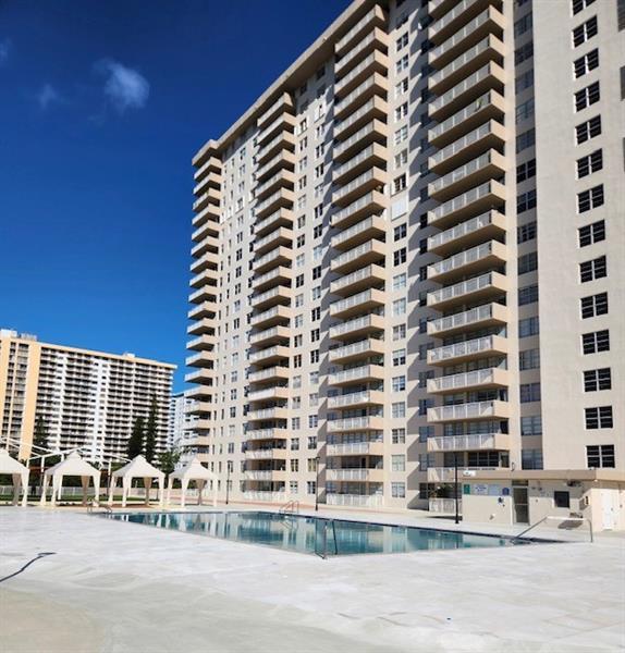 2 of 32 - 250 174th St 1710, Sunny Isles Beach, FL