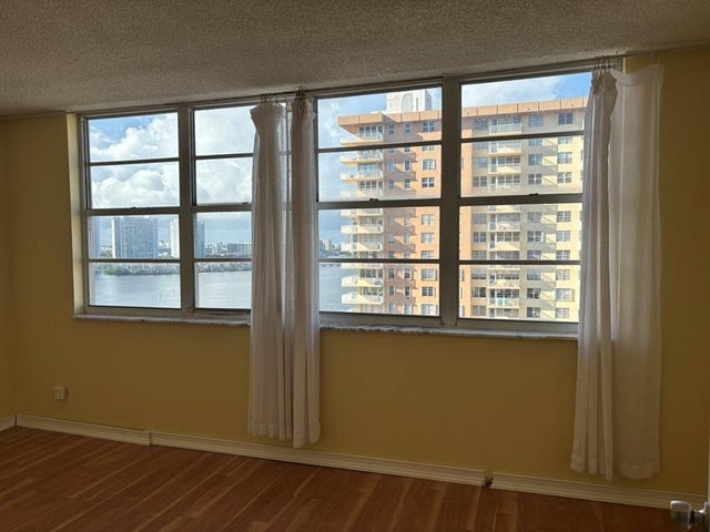 5 of 32 - 250 174th St 1710, Sunny Isles Beach, FL