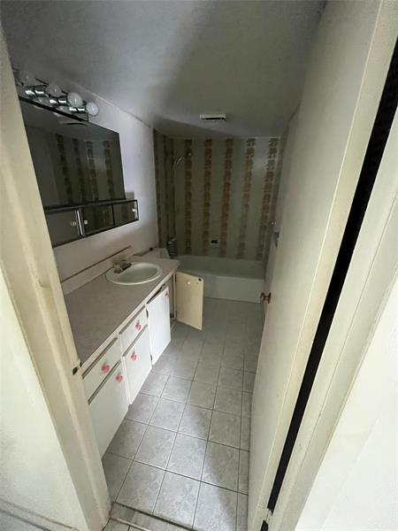 5 of 12 - 10810 N Kendall Drive Q5, Miami, FL