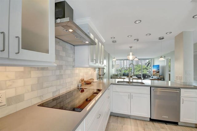 3 of 37 - 800 Se 4th St 302, Fort Lauderdale, FL