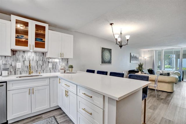 1 of 49 - 400 Se 10th St 117, Deerfield Beach, FL