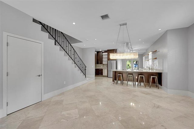 5 of 55 - 704 Sw 16th St, Fort Lauderdale, FL
