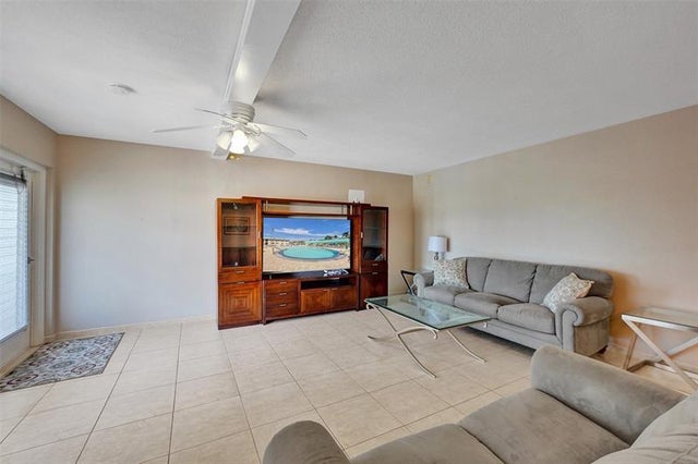 4 of 27 - 1300 N 12th Ct 8b, Hollywood, FL