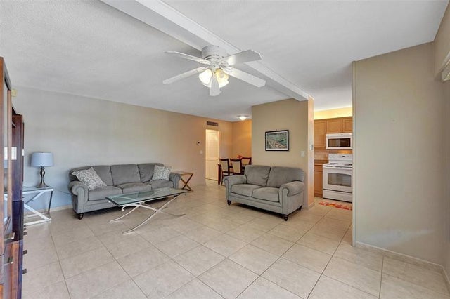 5 of 27 - 1300 N 12th Ct 8b, Hollywood, FL