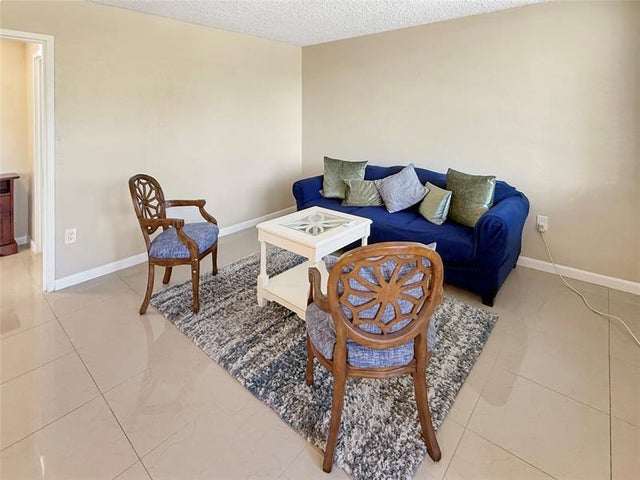 3 of 28 - 2400 Ne 9th St 301, Fort Lauderdale, FL