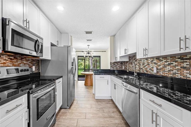 2 of 26 - 1525 Woodbridge Lakes Cir, West Palm Beach, FL