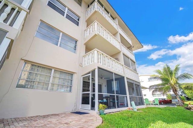 4 of 21 - 440 Paradise Isle Blvd 102, Hallandale, FL