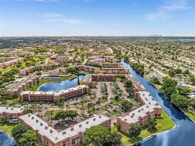 2 of 22 - 9660 Sunrise Lakes Blvd 301, Sunrise, FL