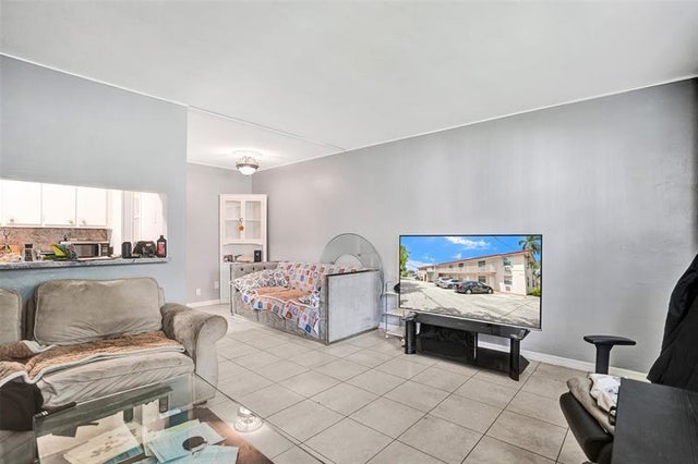 5 of 11 - 2915 Plunkett St 5d, Hollywood, FL