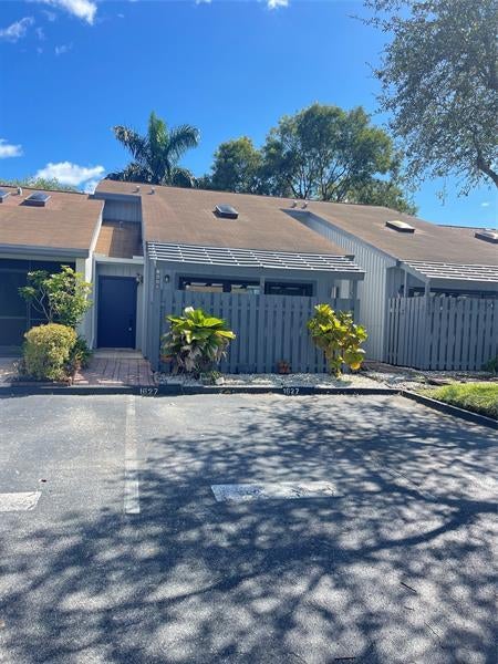 1 of 22 - 1627 N 15th Ter, Hollywood, FL