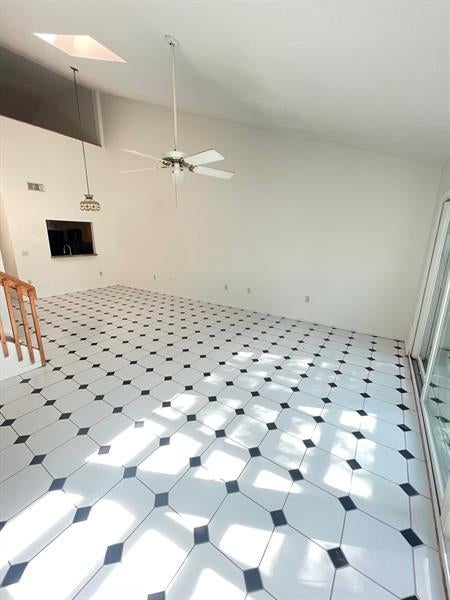 4 of 22 - 1627 N 15th Ter, Hollywood, FL