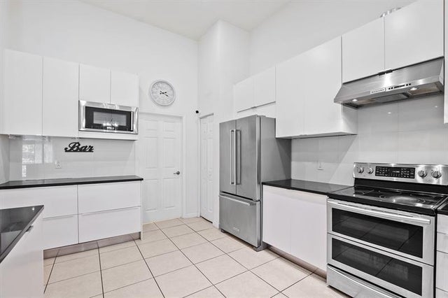 5 of 28 - 816 W Village Circle 1, Davie, FL