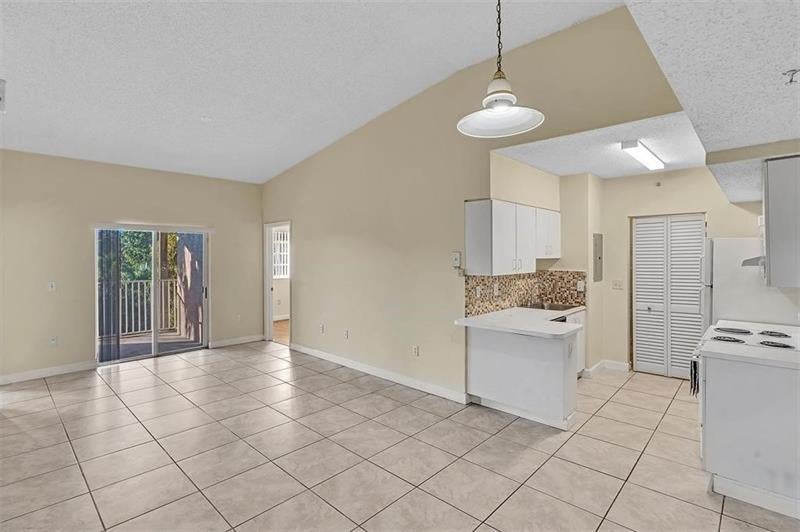 3241 Sabal Palm Mnr 301, Davie