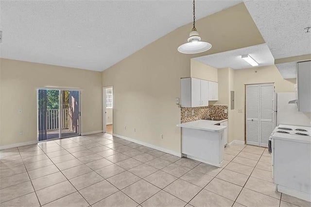 3 of 17 - 3241 Sabal Palm Mnr 301, Davie, FL