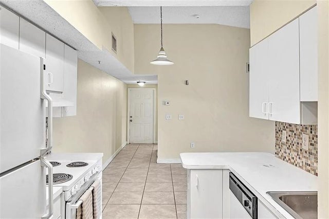 5 of 17 - 3241 Sabal Palm Mnr 301, Davie, FL