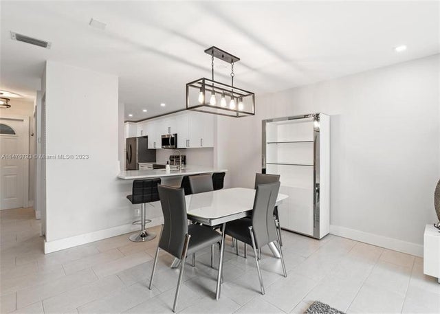 2 of 16 - 700 Se 14th Street J, Fort Lauderdale, FL