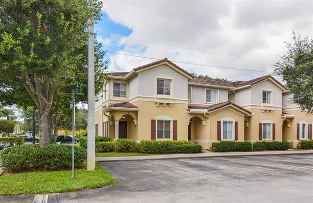 2 of 26 - 8822 W Flagler St 1-39, Miami, FL