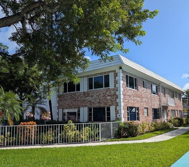 1 of 15 - 400 S Cypress Rd 423, Pompano Beach, FL