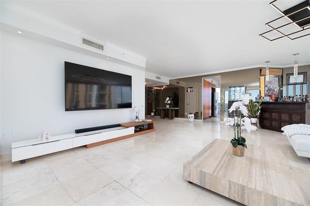 5 of 67 - 17555 Collins Ave 1608, Sunny Isles Beach, FL