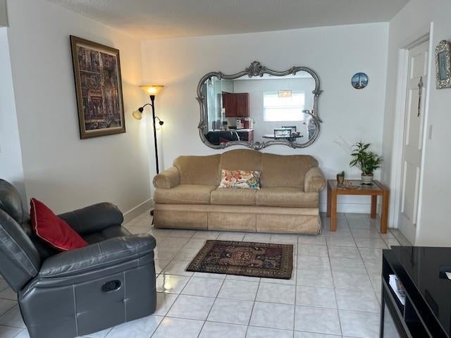 2 of 25 - 2145 Pierce St 101, Hollywood, FL