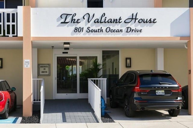 1 of 18 - 801 S Ocean Drive 206, Hollywood, FL
