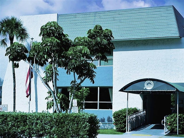 5 of 9 - 17570 Atlantic Blvd 104, Sunny Isles Beach, FL
