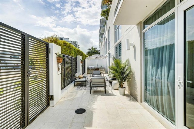 4 of 37 - 401 N Birch Rd Th3, Fort Lauderdale, FL