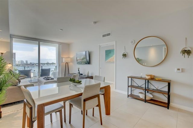 5 of 36 - 401 N Birch Rd 705, Fort Lauderdale, FL
