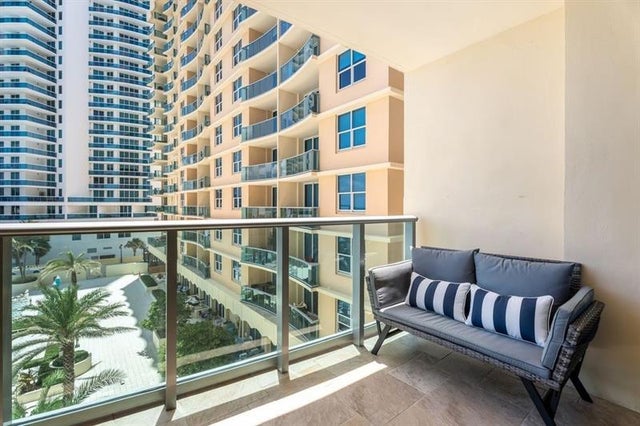 5 of 28 - 2501 S Ocean Dr 517, Hollywood, FL