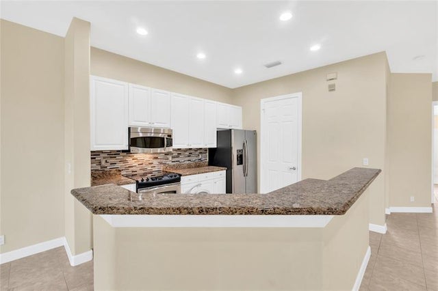 4 of 37 - 8035 Nw 127th Ln 3e, Parkland, FL