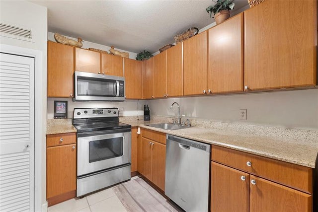 3 of 35 - 1900 S Ocean Blvd 4h, Pompano Beach, FL